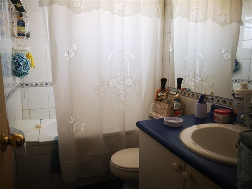 Casa En Venta De 4 Dorm. En Peñalolén