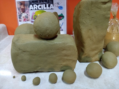Imagen 1 de 10 de Nuevo 3 Kilos De Arcilla Humectada Para Crear Figuras