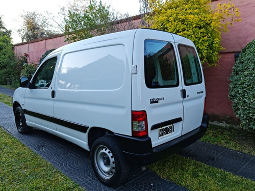 Imagen 2 de 9 de Peugeot Partner 2013 1.4 Furgon Presence Aa
