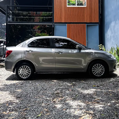Suzuki Swift Dzire AT