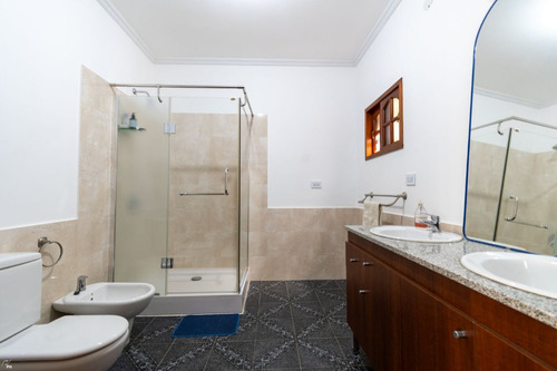 Casa De 3 Dormitorios Con Cochera En Villa Amelia