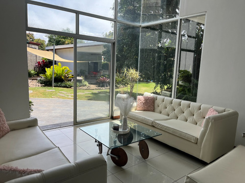 Vendo Hermosa Propiedad En Ángeles De San Rafael Heredia, Elegante Casa Y Amplias Zonas Verdes