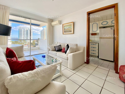 Imagen 2 de 16 de Apartamento De Dos Dormitorios En Venta, Playa Mansa, Punta Del Este. - Punta Del Este Mansa