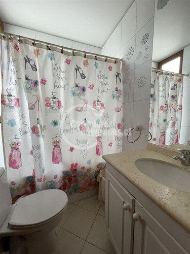 Casa En Venta De 6 Dorm. En Lo Barnechea