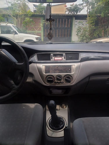 Imagen 3 de 8 de Mitsubishi Lancer