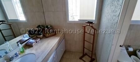 Imagen 14 de 21 de Casa En Venta 22-20489 En Cumbres De Curumo Wp 04120104330