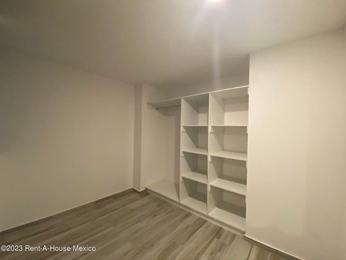 Departamento Con Cuarto De Servicio Y 3 Recámaras. Renta - Santa Fe Juriquilla
