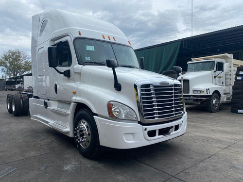 Freigthliner Cascadia Chasis Cabina Torton Blanco