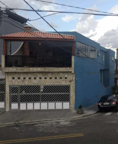 Sobrado De Esquina Com 2 Casa Individual