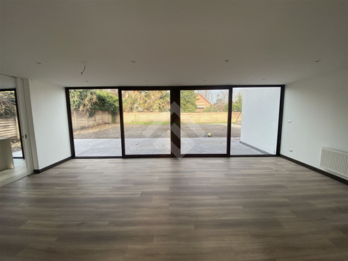 Casa En Venta De 4 Dorm. En Colina Brisas Norte