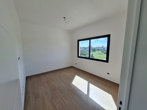 Casa En Venta Con Pileta Santa Elena