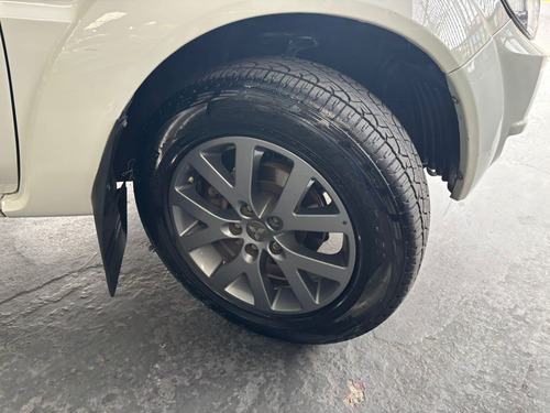Mitsubishi Pajero TR4 2.0 4x2 Flex Aut. 5p