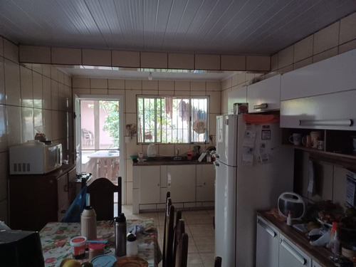 Casa No Interior Com Edícula.