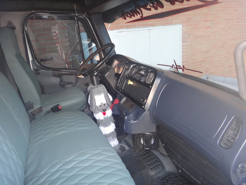 Imagen 10 de 15 de Freightliner M2 106 Camion Chasis