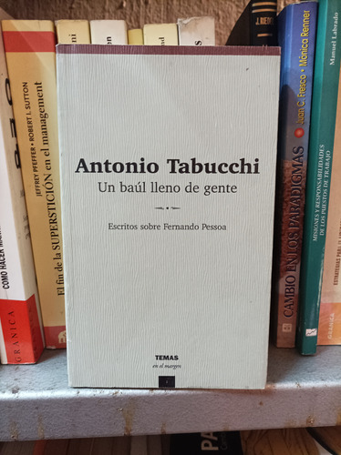 Un Baúl Lleno De Gente / Tabucchi