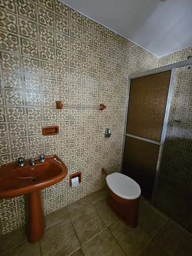 Casa Com Fachada Reformada Em Localização Estratégica Para Comércio/moradia