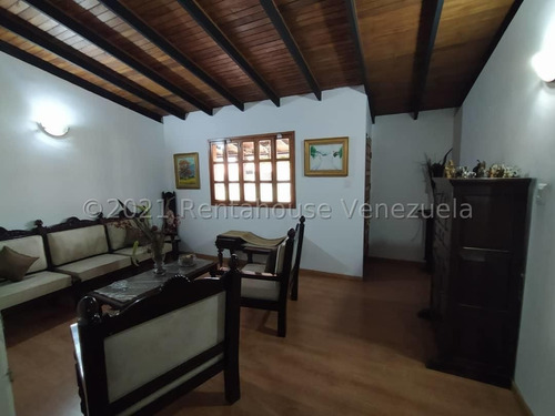 Maribel Morillo & Naudy Escalona Vende Casa Amoblada En Villas Tabure Cabudare  Lara, Venezuela.  4 Dormitorios  3 Baños  345 M² 