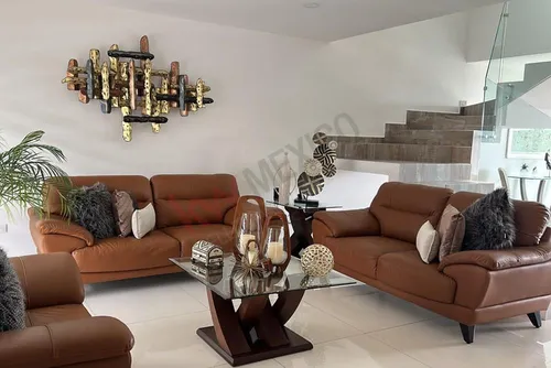 Venta De Casa Con Recámara En Planta Baja En Lomas De Angelópolis