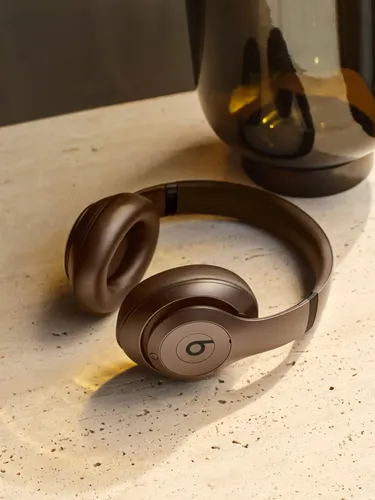 Fone Beats Studio Pro Wireless Cancelamento Ruído Marrom