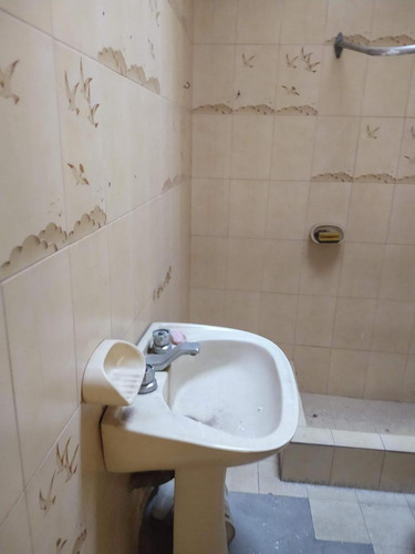 Villa Adelina-av.ader-drago-propiedad Uso Oficina-comercial-galpón-industrial-303m2 Terreno