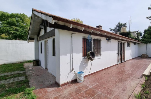 Casa En  Venta, Oportunidad. Sobre Asfalto Koch.