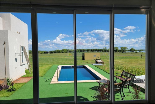 Vendo Residencia En El Barrio Cerrado Agua Vista: 4 Habitaciones Y 4 Baños