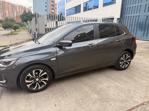 Chevrolet Onix 1.0T Premier Hatch At