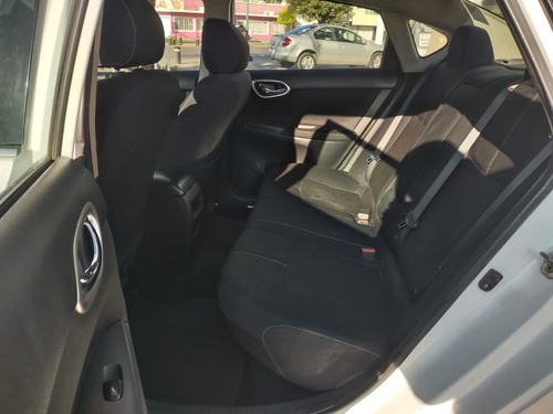 Imagen 12 de 15 de Nissan Sentra Advance 2017 - T. Manual