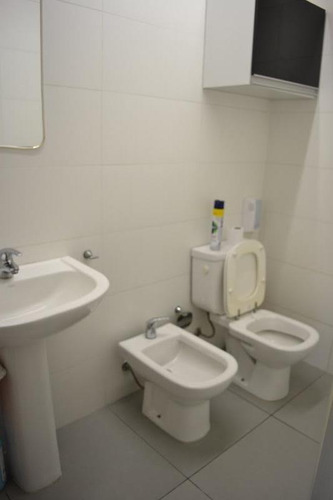 Oficina En Venta - Monoambiente En Ciudad Vieja