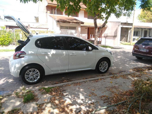 Peugeot 208 1.6 Allure 2019