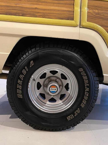 Jeep Wagoneer Doble Tracción