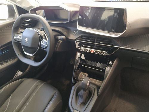 Imagen 12 de 15 de Peugeot 208 Feline Tiptronic