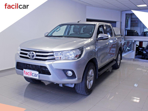 Imagen 2 de 25 de Toyota Hilux Srv 4x2 Turbo Diesel 2.8 2018 Excelente!!