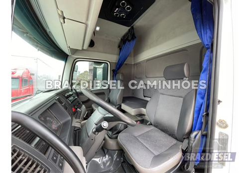 Imagem 6 de 11 de Volkswagem Vw 25420 2014 Constellation Cambio Automático