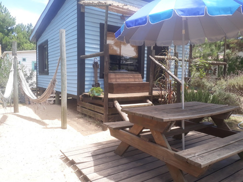 En Alquiler Temporada! Cabaña Cambalache, Casa De Madera, Monoambiente. A 350mts. De La Playa, Zona La Viuda, Para 2 O 3 Adultos, Punta Del Diablo, Rocha, Uruguay.