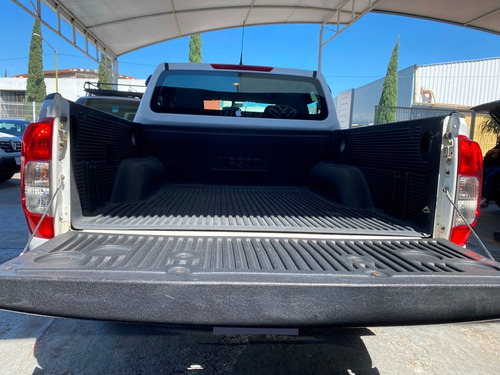 Nissan NP300 2.5 Doble Cabina S Pack Seg Mt