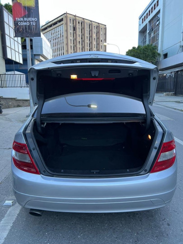 Imagen 5 de 11 de Mercedes Benz C200