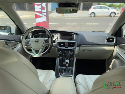 Volvo V40 2.0 T4 MOMENTUM GASOLINA 4P AUTOMÁTICO