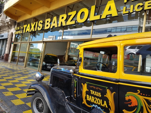 Imagen 5 de 8 de Spin Prisma Spin Voyage Siena Logan Voyage Taxi Licencia
