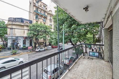 Imagen 13 de 30 de 4 Ambientes Con Dependencia Y Dos Balcones Al Frente. Apto Profesional-almagro-