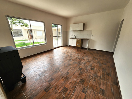Estrene!! Entrega Inmediata!! A 3 Cuadras Del Mar!! **precio Con Banco: U$s 149.000**