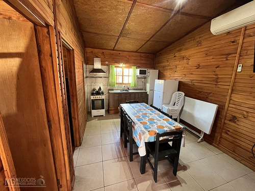 Cabaña 2 Dormitorios A 1 Cuadra De La Playa En Balneario Argentino