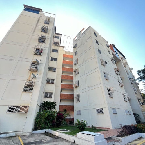 Alquiler Apartamento, Res El Trébol, Urb Base Aragua. M.a