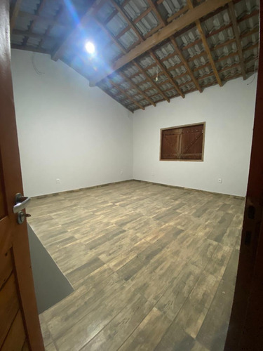 Chácara Em Ibiúna Terreno 876m E Lago - Casa + Edícula