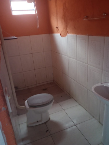 Casa Com 2 Comodos R$ 800,00 ( Incluso Água E Luz )