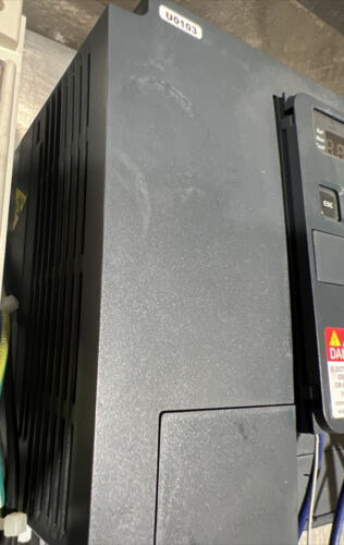 Nos Surplus Schneider Electric Atv320u22n4c Altivar Mach Bbf