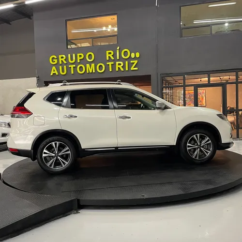 Nissan X-Trail 2.5 Advance 3 Filas Cvt