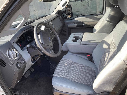 Imagen 12 de 15 de Ford F-250 Xlt Xlt