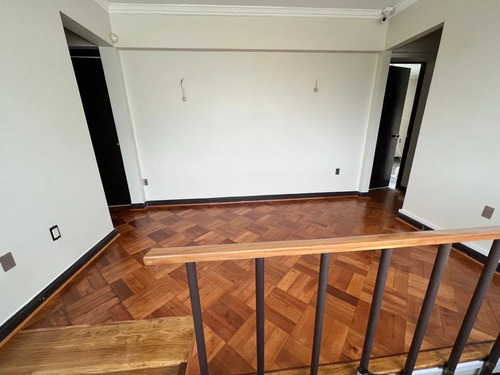 Casa Tradicional Recién Restaurada Para Uso De Oficina
