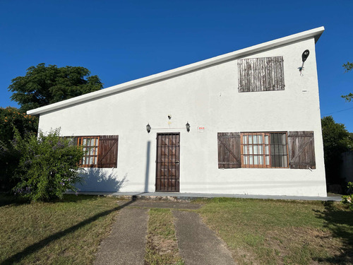Dueño Vende Amplia Casa Con Piscina En Costa Azul. 600 M2.